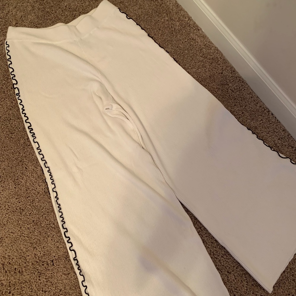 Zara knit pants with black detail